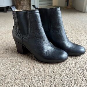 Frye Stella Short Chelsea Boot